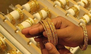 سونے کی قیمت میں ہزاروں روپے کمی ، فی تولہ کتنے کا ہو گیا؟