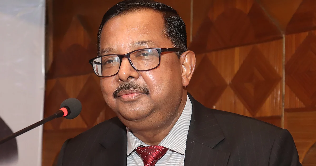 جسٹس بھویان نے سوال کرنے پر سزا کی دھمکی دینے کے رویہ کو غیر آئینی قرار دیا