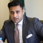 عمران خان رہائی کی صورت میں فوج سے محاذ آرائی نہیں کریں گے، زلفی بخاری