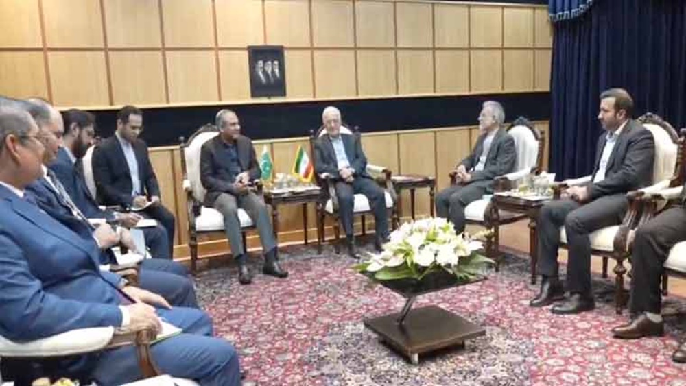 محسن نقوی کی تہران میں ایرانی صدر مسعود پزشکیان اور ہم منصب سکندر مومنی سے ملاقات