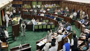 جموں و کشمیر اسمبلی میں روایت میں تبدیلی، تعزیتی قراردادوں کے بعد ایوان کی کارروائی جاری