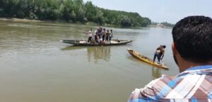 گاندربل کے کنگن میں لڑکے اور لڑکی نے پاور کنال میں چھلانگ لگا دی، تلاش شروع