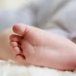 شیرخوار بیٹی کو اوون میں ڈالنے والی ماں کو سزا ہوگئی