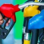 پیٹرول کی قیمت میں 1.93، ڈیزل میں 4.21 روپے فی لیٹر کمی