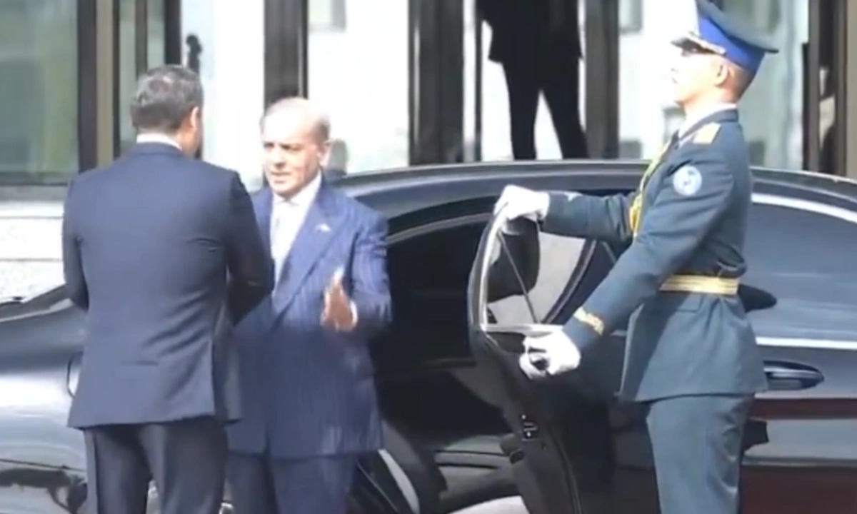 وزیراعظم شہباز شریف کی بشکیک میں کرغز صدر سے ملاقات