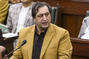 ’’ہمیں روند کر آگے بڑھنے کا تو سوال ہی پیدا نہیں ہوتا‘‘ کشمیری ارکانِ اسمبلی کے استحقاق کی پامالی پر سجاد لون کا اسپیکر کو انتباہ