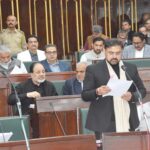 جموں وکشمیر کے اسپیکر کی افسران کے ذریعہ گاڑیوں کے استعمال پر وزیر ٹرانسپورٹ سے جواب طلبی