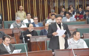 جموں وکشمیر کے اسپیکر کی افسران کے ذریعہ گاڑیوں کے استعمال پر وزیر ٹرانسپورٹ سے جواب طلبی