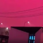 بارش سے پہلے آسمان اچانک ’گلابی‘ ہوگیا، لوگ حیران