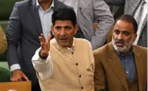 اسمبلی میں تمباکو نوشی کے الزام پر الطاف کلو کی وضاحت، ’’ہیپی ڈینٹ چبا رہا تھا‘‘