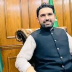 پی ٹی آئی لانگ مارچ کئی ہفتے طویل کرنے کی تجویز
