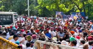 پنجاب میں بجلی بحران پر کانگریس کا احتجاج، پٹیالہ میں پولیس نے چلائی واٹر کینن، راجہ وڑنگ سمیت کئی رہنما حراست میں