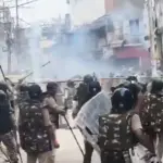 مدھیہ پردیش: اجین شاہی مسجد پر بلڈوزر کارروائی سے قبل ہنگامہ، پتھر بازی کے جواب میں پولیس نے داغے آنسو گیس کے گولے