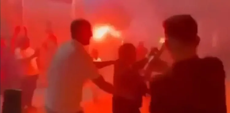 شادی کی تقریب میں دولہا کی مشین گن سے فائرنگ