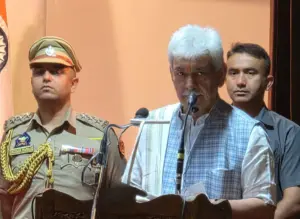 لیفٹنٹ گورنر منوج سنہا کا نئے منتخب پولیس افسران سے خطاب ،کہا تقرری نامہ محض سرکاری دستاویز نہیں بلکہ جموں و کشمیر کی خدمت کا عہد ہے