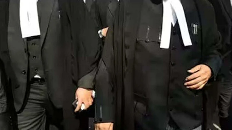 وکلاء کو حراست میں لیے جانے پر سپریم کورٹ بار ایسوسی ایشن کا اظہار تشویش، چیف جسٹس سے مداخلت کا مطالبہ