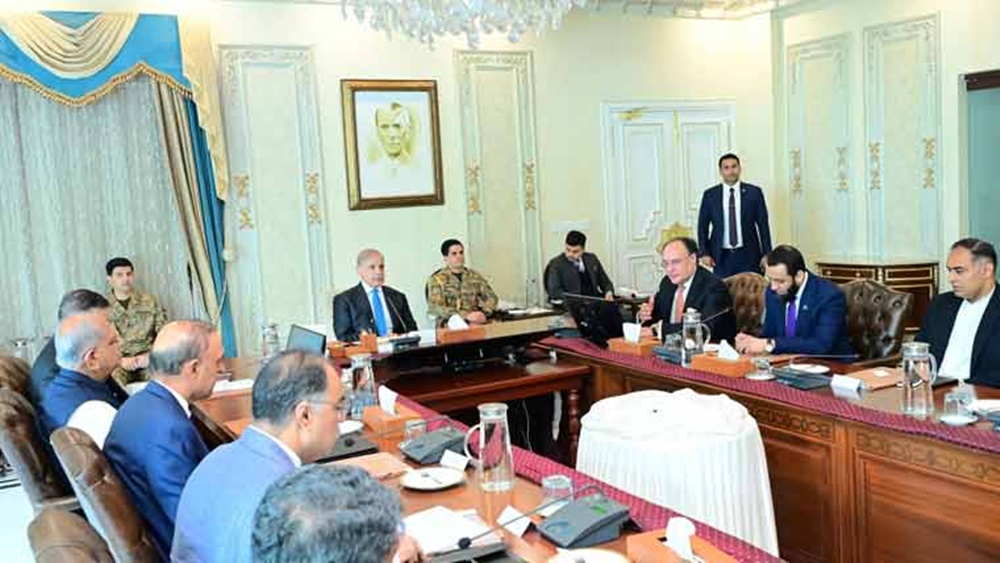 وزیراعظم کا ایس ایم ایز کیلیے قرضوں کا حجم 2028 تک 2.2 ٹریلین روپے کرنے کا حکم