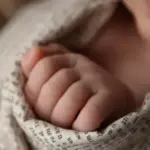 ایک ماہ کے شیر خوار کو کئی بار بیچ دیا گیا، والدین سمیت 7 افراد گرفتار