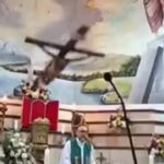 صلیب گرنے سے ہلاک پادری موت پر وعظ دے رہے تھے