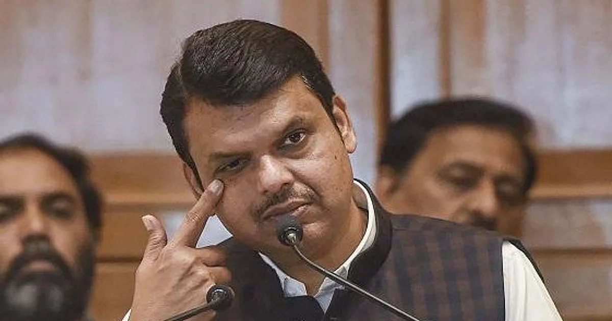 خشک سالی سے بے حال مہاراشٹر میں فڑنویس حکومت مہمان نوازی کے لیے خریدی رہی 44 گاڑیاں!