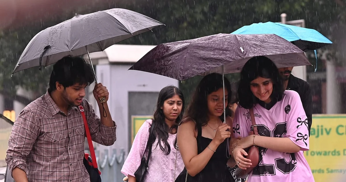 8 ریاستوں میں بارش کا الرٹ، گوا میں لوگوں کا اُمس سے برا حال