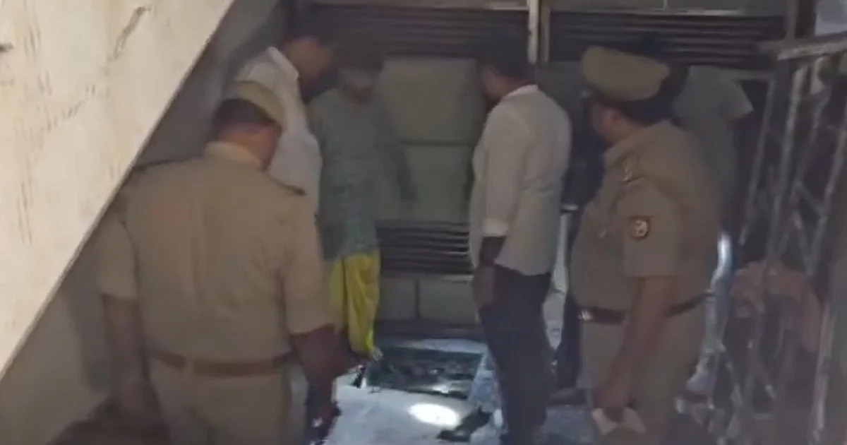 اتر پردیش: ورنداون کے گروکلم میں پانی کی ٹنکی صاف کرنے اترے 4 طلباء کی موت، زہریلی گیس کے سبب پیش آیا حادثہ